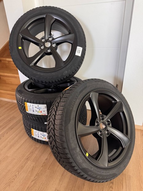 Model Y 19" Crossflow felni és Pirelli téli gumiabroncs csomag