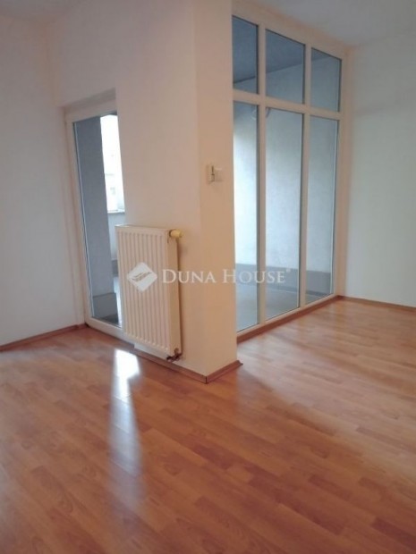 Modern 1,5 Szob�s Lak�s, Budapest 8. ker.