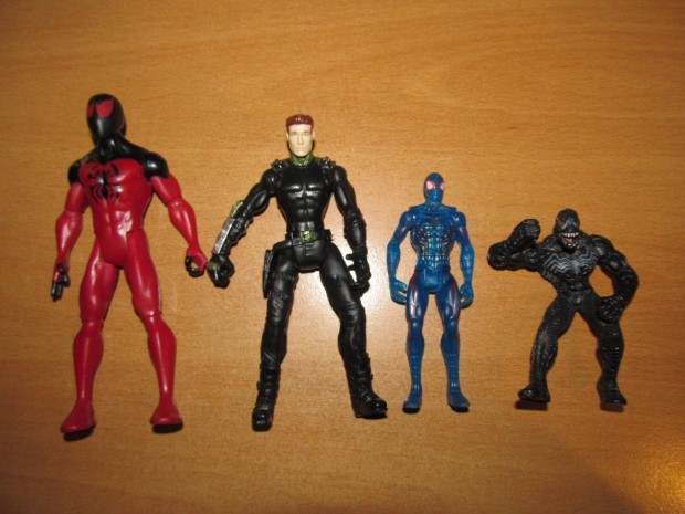 Modern Pkember s Venom figurk kupaca (Marvel)