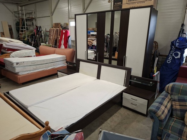 Modern Szoba b�tor  elad� komplett