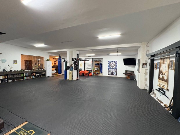 Modern �zleti T�r Ny�regyh�za Top Lok�ci�j�n