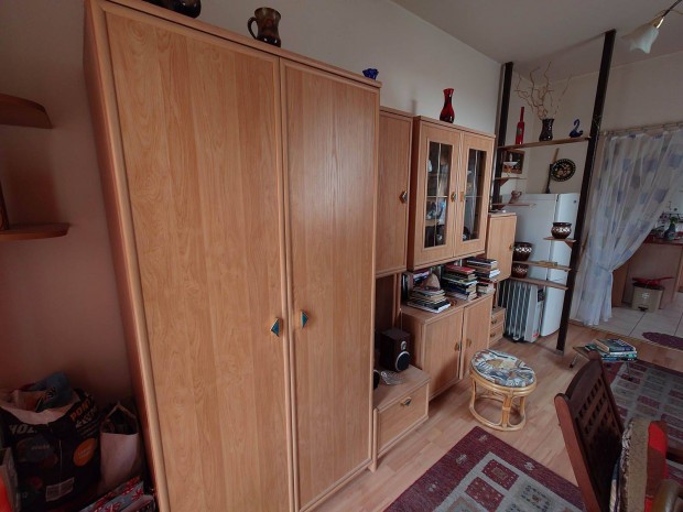 Modern, nappali szekr�nysor nagyon sz�p �llapotban