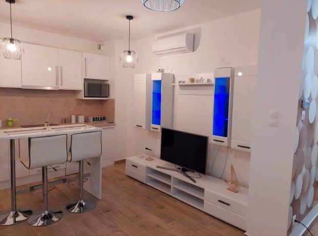 Modern, stílusos lakás a belváros szívében Párizsi Udvar IV., Debrec