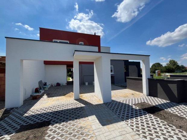 Modern, �j lak�s elad�!