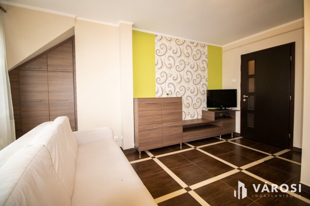 Modern lak�s teljes b�torzattal