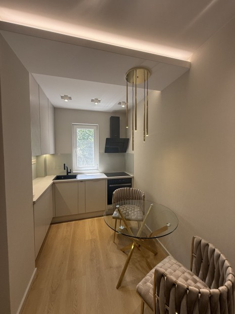 Modern otthon Esztergom szvben  kiad prmium laks az Irinyi