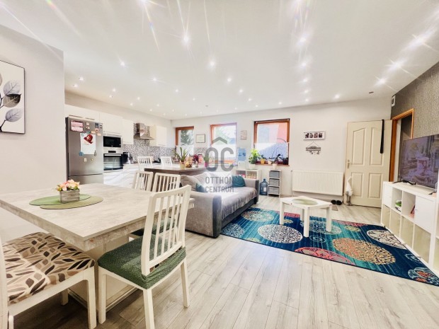 Modern otthon, kis telekkel