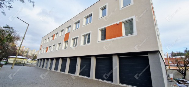 Modern otthonok a min�s�g jegy�ben Di�sgy�r sz�v�ben!