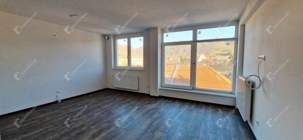 Modern otthonok a min�s�g jegy�ben Di�sgy�r sz�v�ben!