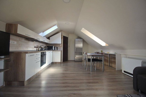 Modern tet�t�ri lak�s,elad� K�szegen,lak�parki k�rnyezetben!