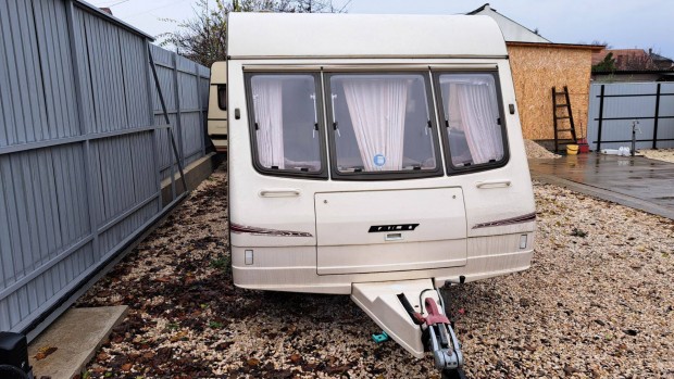 Modern zuhanyzkabinos lakkocsi teleptsre!