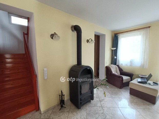 Mogyoródi eladó 186 nm-es ház