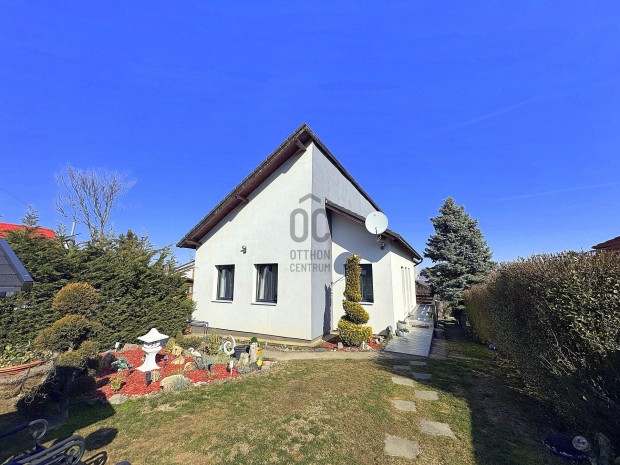 Mogyor�di elad� t�gla csal�di h�z