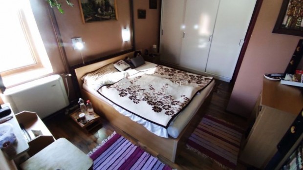 Moh�csi elad� 210 nm-es h�z