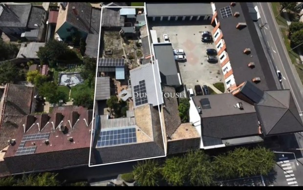 Moh�csi elad� 210 nm-es h�z