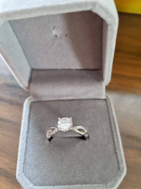 Moissanite kristlykves gyr