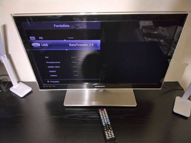 Molnr Sndor rszre Samsung 82cm Full HD Led TV