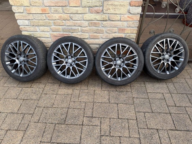 Momo 7*17" alufelni gumival Ford Focus Volvo V40 modellekre eladó