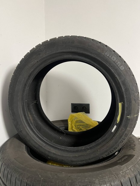 Momo North Pole W-2 215/50 R17 1db t�li