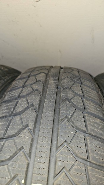 Momo W-1 185/65 R15 téli gumi