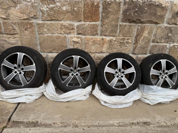 Momo alufelni 5X114.3 18X8 ET40 WIN Pro Evo CB72.2 Toyota Rav 4