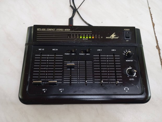 Monacor MPX 4200 kever Elad Szllts Az rban Utnvttel