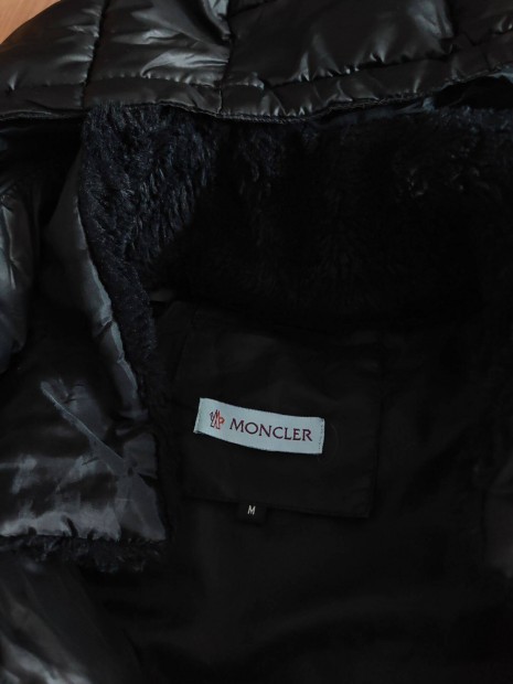 Moncler blelt ni tlikabt