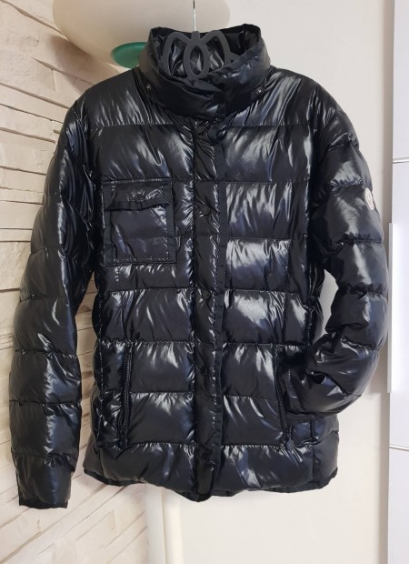 Moncler ni dzseki L-es mretben 