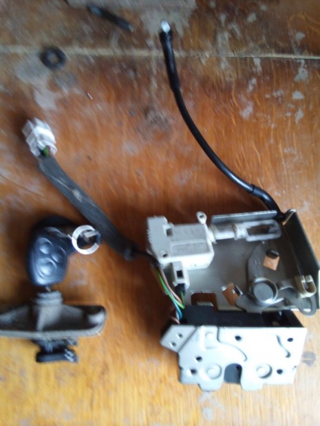 Mondeo mk3 elektromos csomagtr zr