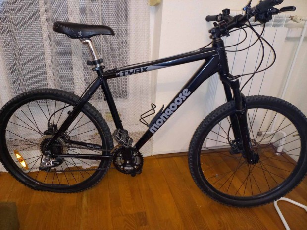 Mongoose tyax mountain bike