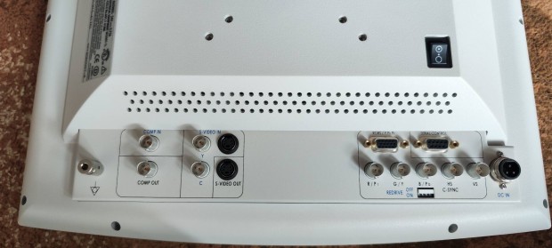 Monitor 15" kórházi egyedi