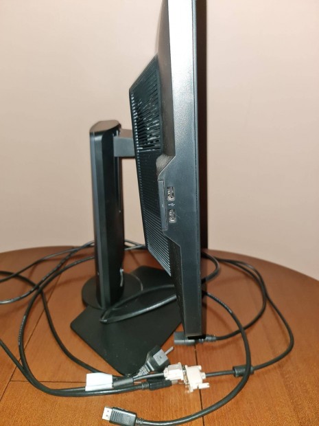 Monitor Eladó keveset használt HP Z24i monitor. https:/www.displaysp