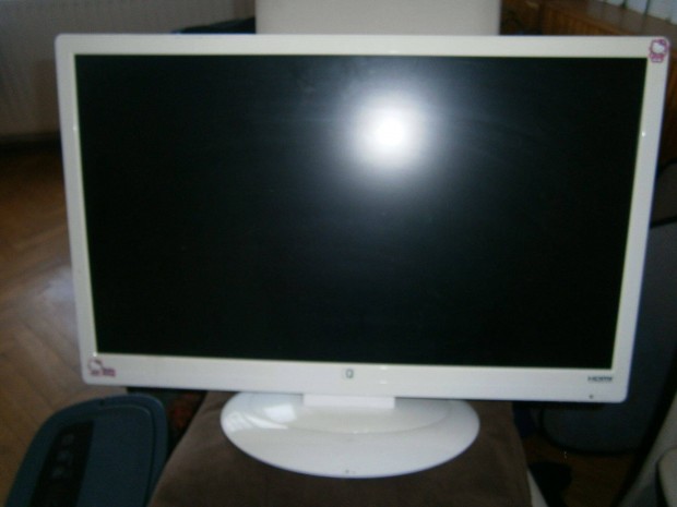 Monitor, TFT, 23,6 fehr, elad