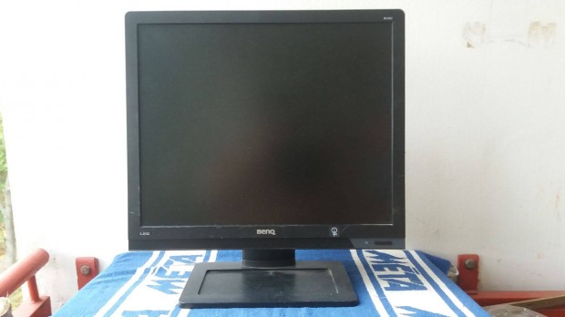 Monitor led, beptett hangszrs