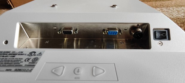 Monitor új kórházi 15" színes