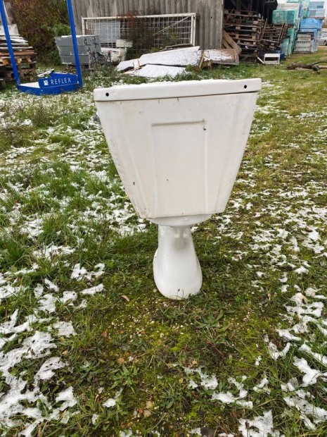 Monoblok WC és tartály