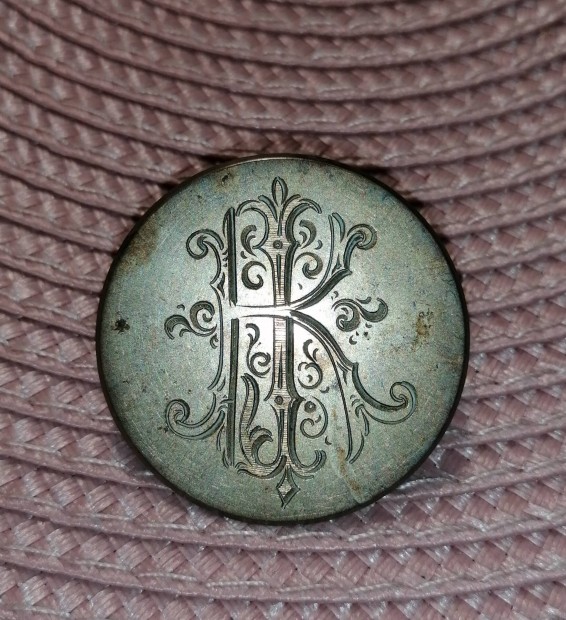 Monogramos gomb