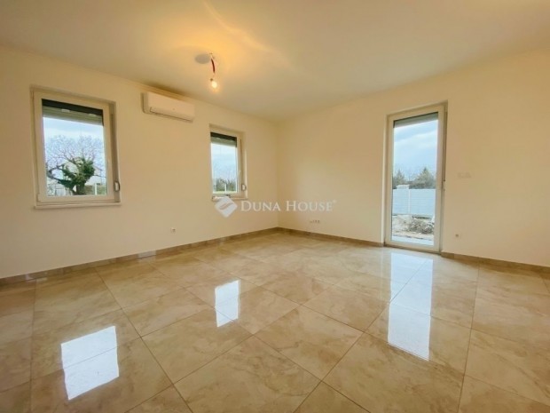 Monori 81 nm-es h�z elad�