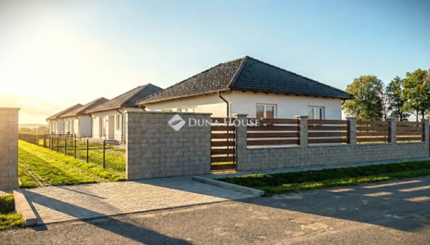 Monori 84 nm-es h�z elad�