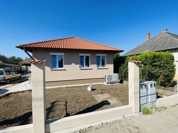 Monori elad� 81 nm-es h�z