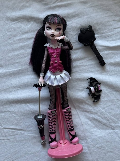 Monster High Draculaura barbie baba elad