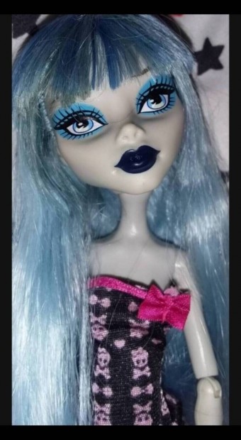 Monster high Ghoulia Yelps 