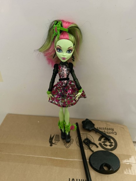 Monster high Gloom and Bloom Venus baba