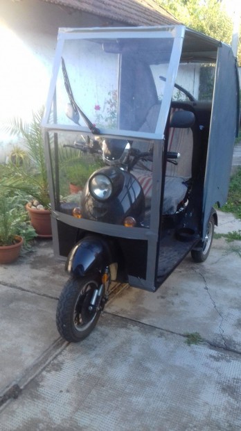 Moped elektromos kerkpr kabin
