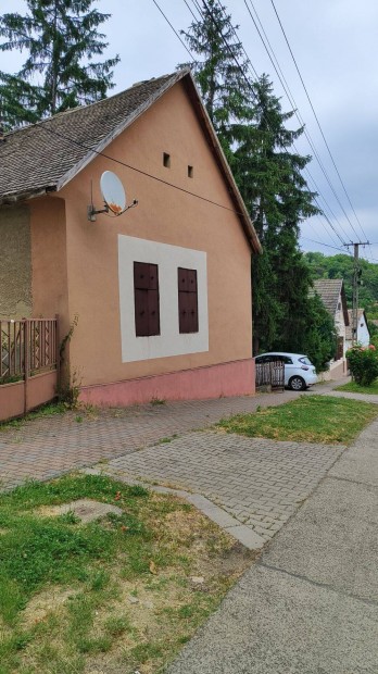 Mórágy Alkotmány utcai ház eladó