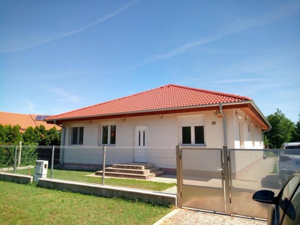 Mórahalmi 5 szobás, 148 nm-es újszerű, igényes családi ház
