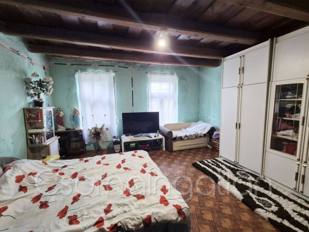 M�richida - 2 szoba nappalis h�z elad�