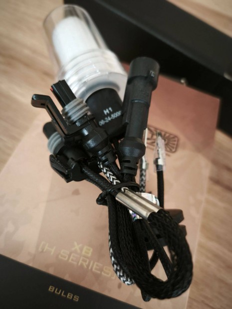 Morimoto XB H1, 5000 K xenon izzó pár