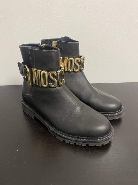 Moschino cip elad