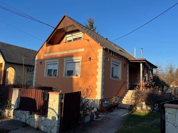 Mosonmagyarvr csendes, Ausztria felli szln, 4 szobs csaldi hz